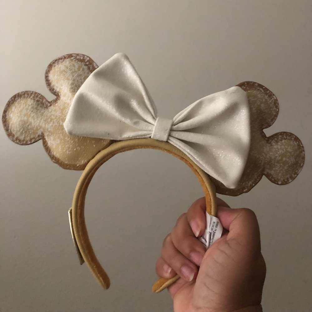 Loungefly Beignet Mickey ears